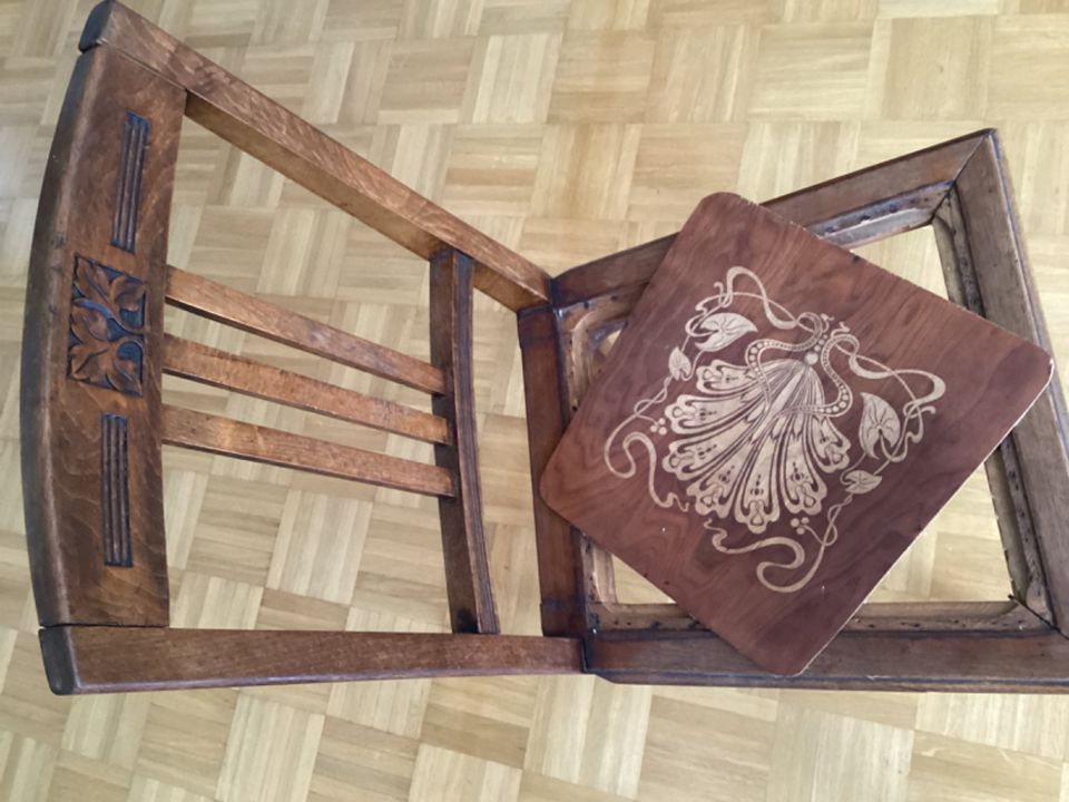 Kleiner Stuhl Antik in Leck