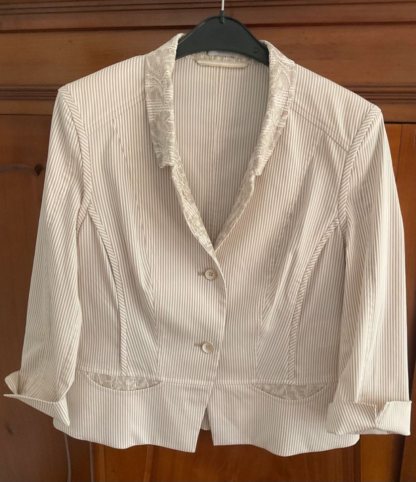 Beige-weiß gestreifter Sommerblazer von RIANI, Gr. 38 in Mönchengladbach