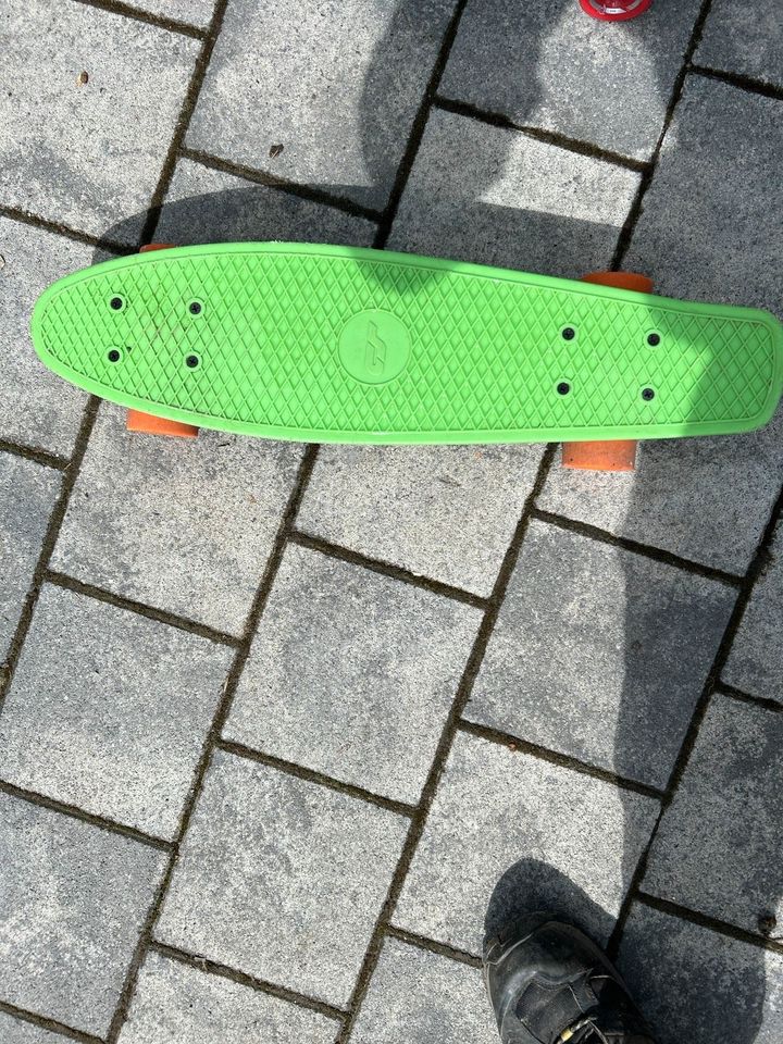 Mini skateboard grün orange spielzeug in Haigerloch