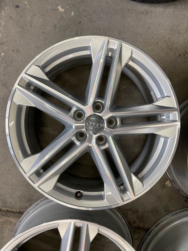 Original 19 Zoll Audi Felgen 5X112 A4 A6 Q5 C7 C8 B8 B9 Passat in Kranenburg