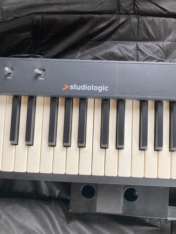 Keyboard Ständer & Softcase mit midi in Harrislee