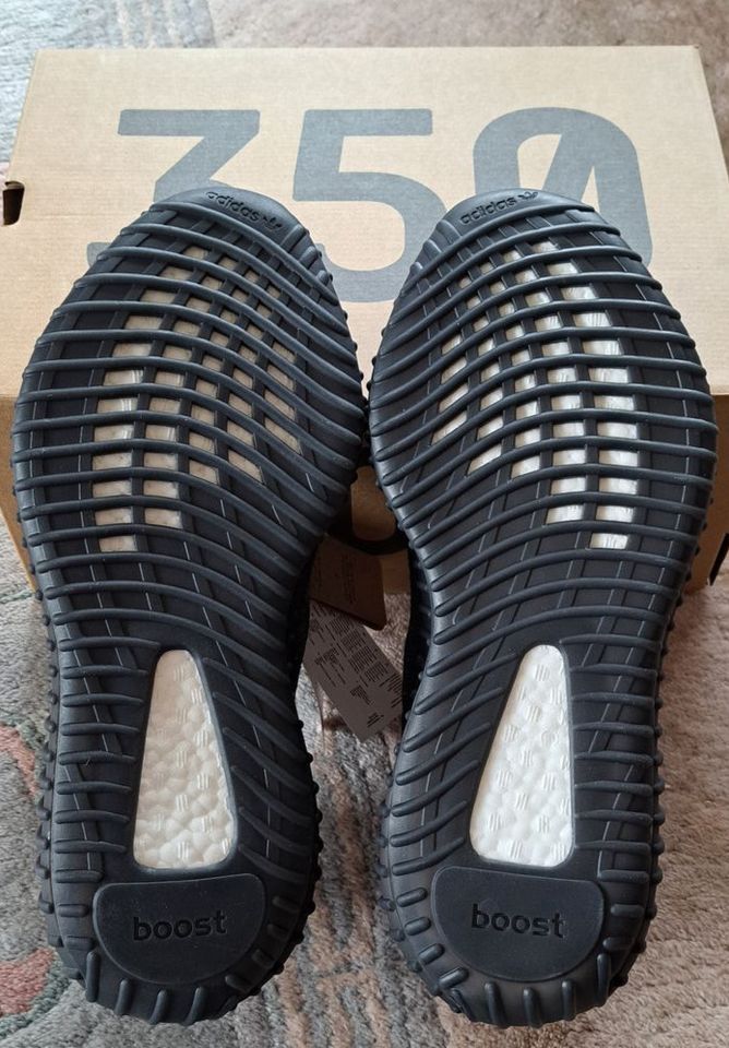 Original  adidas Yeezy Boost 350 V2 Onyx Größe 44 2/3 in Ingolstadt