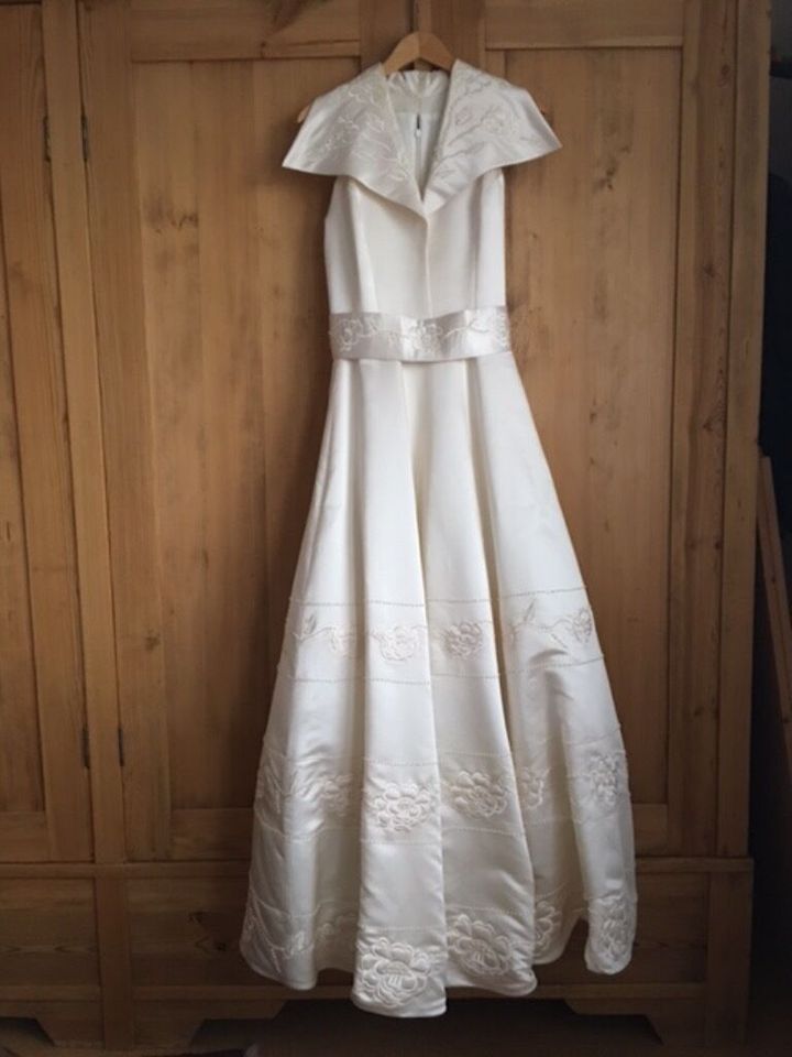 Modell Hochzeitskleid Gr. 38,  100%Seide, cremeweiss mit Perlen in Hohenstein