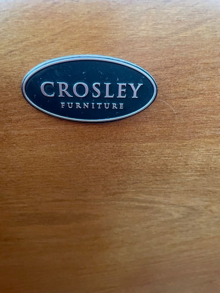 Crosley Furniture London Turntable Bank in Wernau