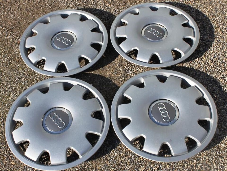 4 Original Audi Radkappen 16 " guter Zustand in Kenzingen