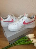 Nike Air Force 1 Limited Edition „Love for all" Valentinstag Hessen - Hofheim am Taunus Vorschau