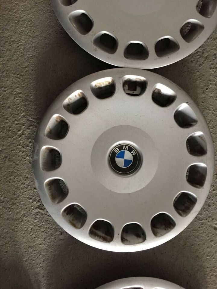 4 x Felgendeckel Radkappen BMW 15" 1093324 E46 E39 in Kerpen