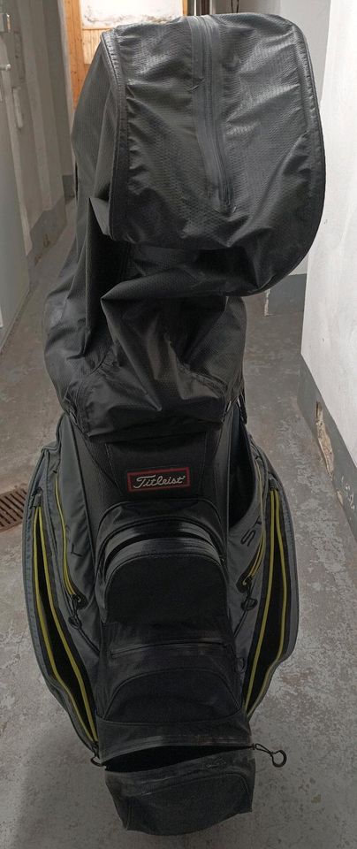 Titleist staydry Golfbag, Cartbag, wasserdicht in Gevelsberg