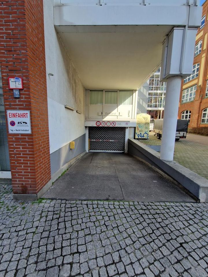 Nur noch 1 freier Stellpatz: Tiefgarage / Erich-Weinert-Straße in Berlin