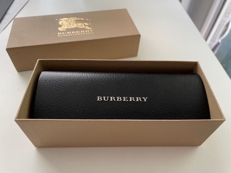 Sonnenbrille von Burberry in Berlin