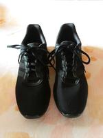 Adidas Sneaker, schwarz, Gr. 42 2/3, neuwertig Hessen - Reinheim Vorschau