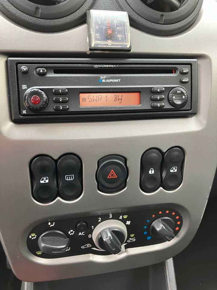 Dacia sandero 1.2 klima,abs,servo, zv. 100.000 km.Neue tüv. in Denkendorf