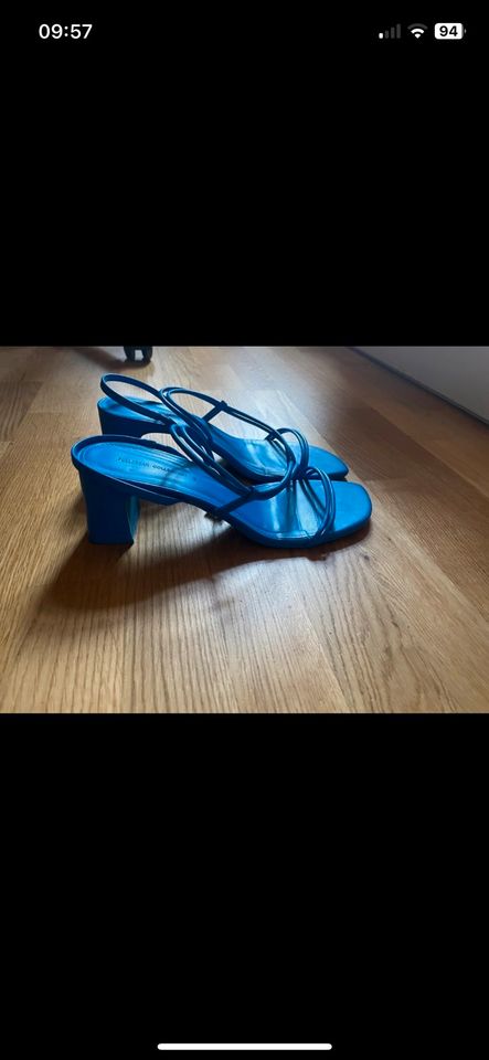Blaue heels Absatz Schuhe Sandalen in Berlin
