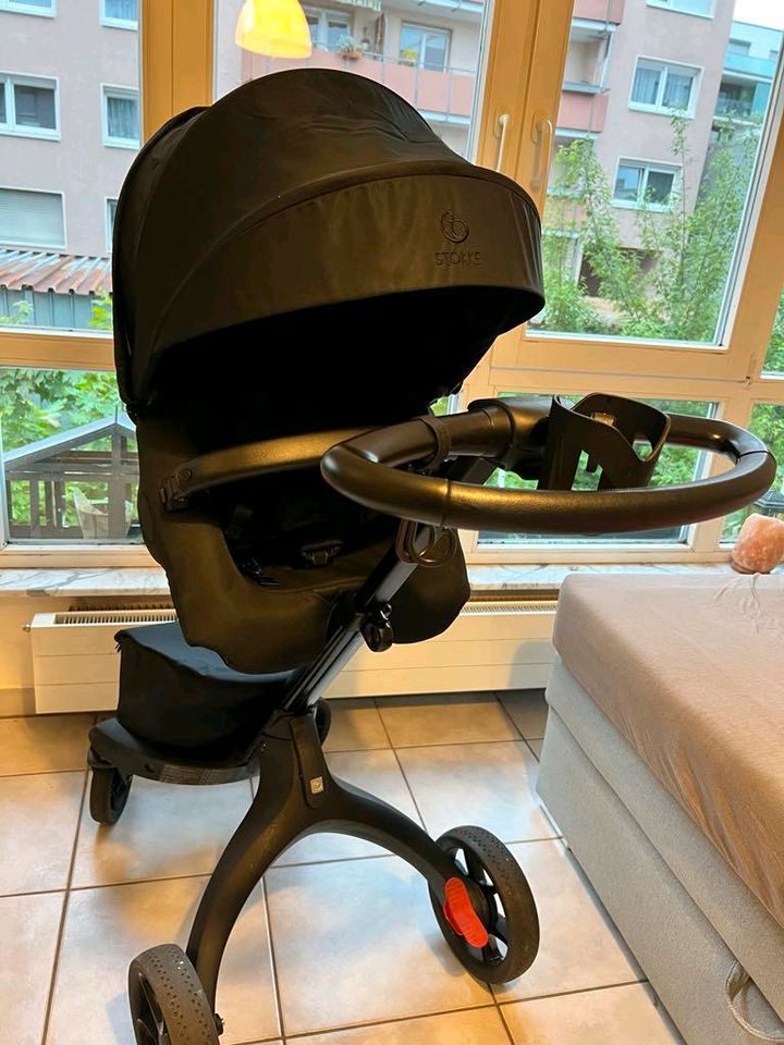 Stokke Xplory X(Rich Black)3 in 1 Kinderwagen in guten Zustand! in Pforzheim