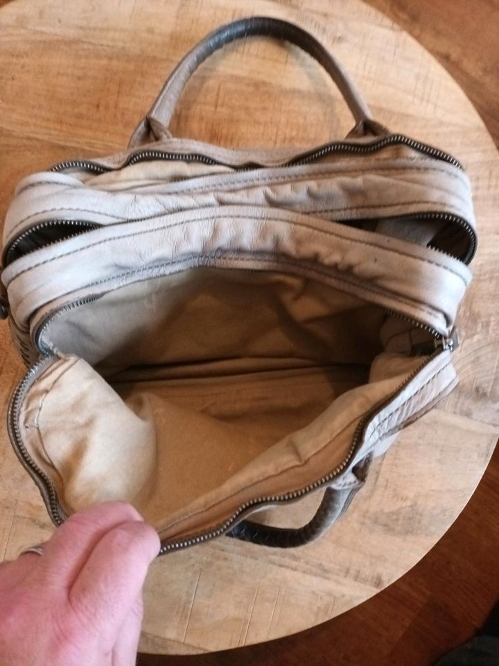 Liebeskind Leder Handtasche Beige in Grünkraut