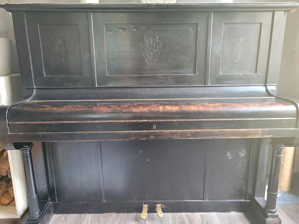 Klavier voll funktionsfähig in Delmenhorst