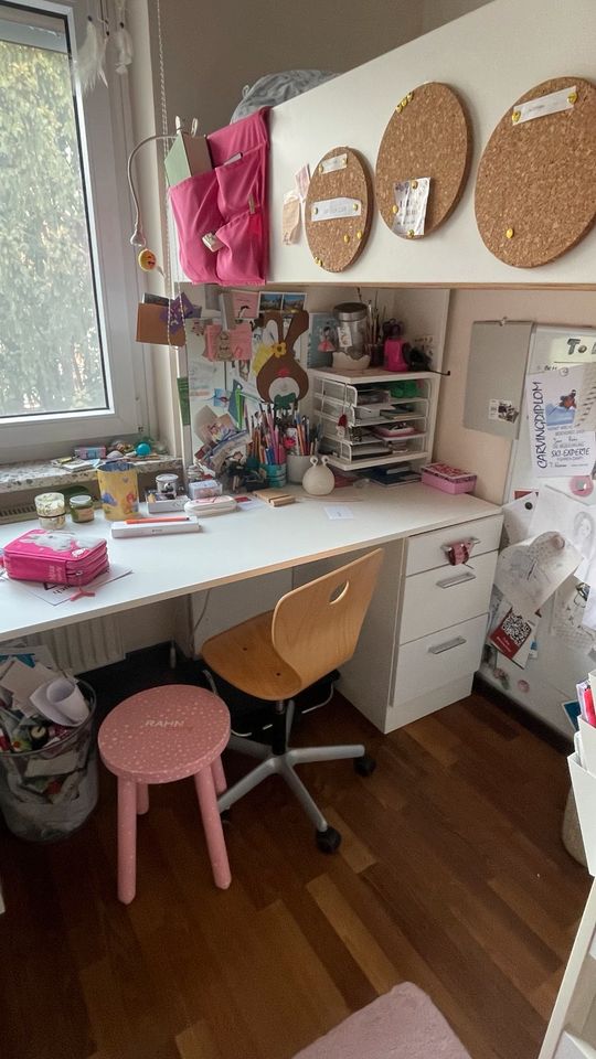 Kinderzimmer Möbel Einrichtung Hochbett Schrank Schreibtisch in Coburg
