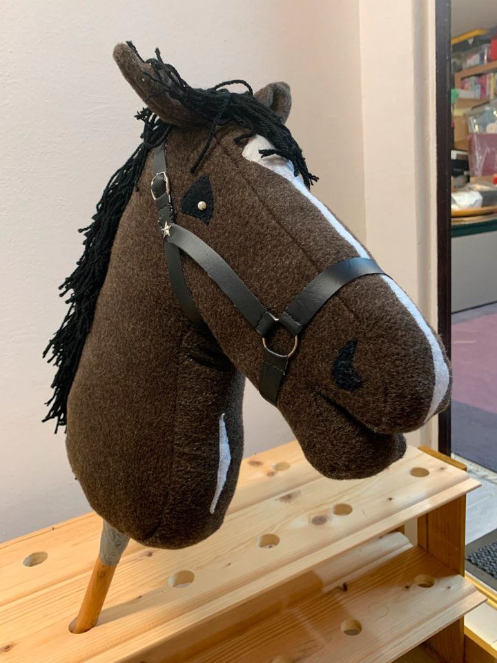 Hobby Horse, dunkelbraun in Velbert