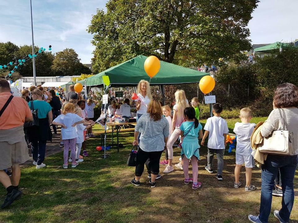 KINDERSCHMINKEN - BALLONMODELLAGE - GLITZERTATTOOS in ganz NRW in Düsseldorf