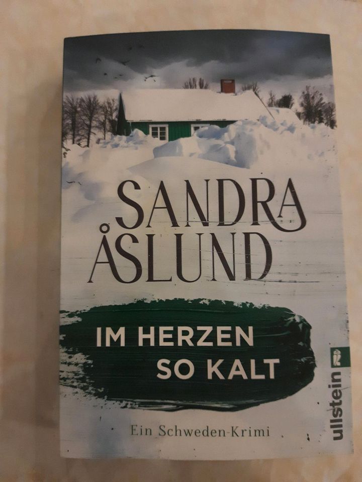 Sandra Åslund Im Herzen so kalt Krimi in Eutin