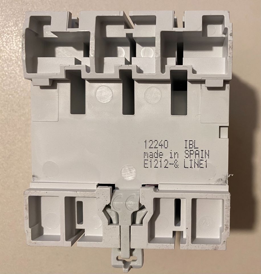 Schneider FI Schutzschalter 400V 40A RCCB 4P-40A-300mA-A 12240 in Bielefeld