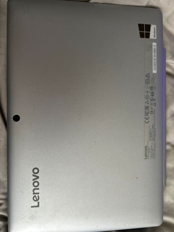 Lenovo Tablett mit Tastatur in Magdeburg