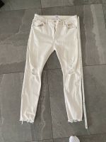 Jeans Bershka Stretch tappered ripped creme weiß Größe EUR 42 Köln - Chorweiler Vorschau