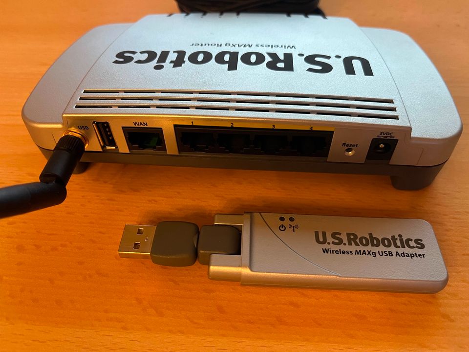 WLAN Router + USB Adapter - U.S.Robotics Wireless MAXg in Massenbachhausen