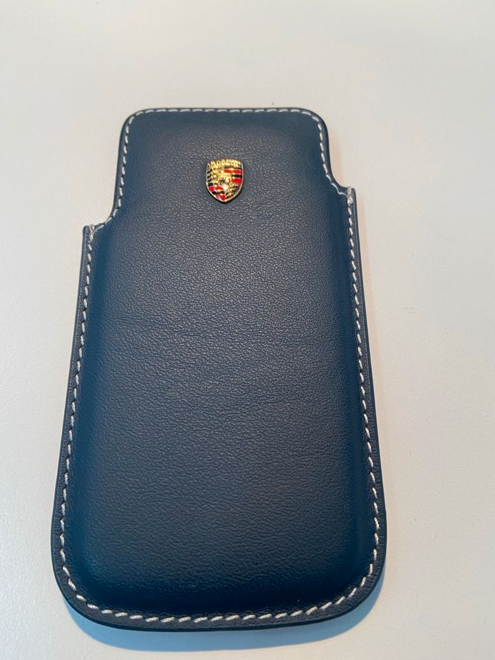 PORSCHE Lederetui für iPhone SE blau in Saarbrücken