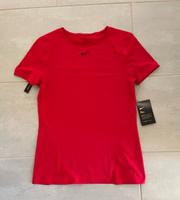 Nike Tennis T-Shirt neu! Rot Gr. S Shirt Bayern - Pfaffenhofen a.d. Ilm Vorschau