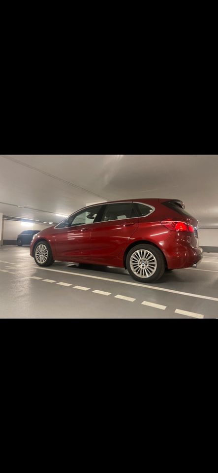 BMW 218d  Active Tourer  Luxury line gute Ausstattung  guter zus. in Berlin