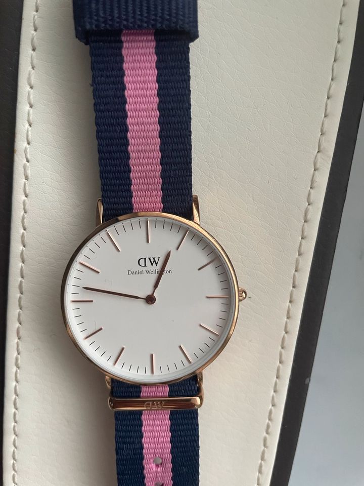 Daniel Wellington Armbanduhr Gold blau rosa unisex 13-21 cm in Kreis  Pinneberg - Elmshorn | eBay Kleinanzeigen ist jetzt Kleinanzeigen