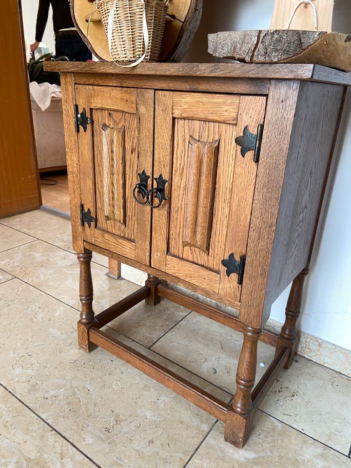 Schöner Beistellschrank Sideboard Eiche Schränkchen in Seeburg (Niedersachsen)