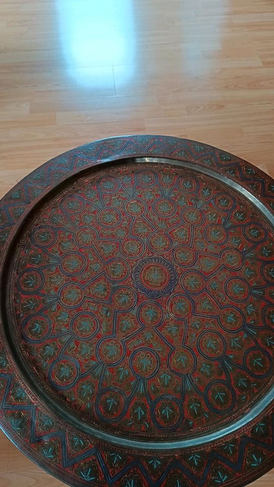 Tisch Beistelltisch Holzfuß Kupferplatte (?) Indien in Nennhausen