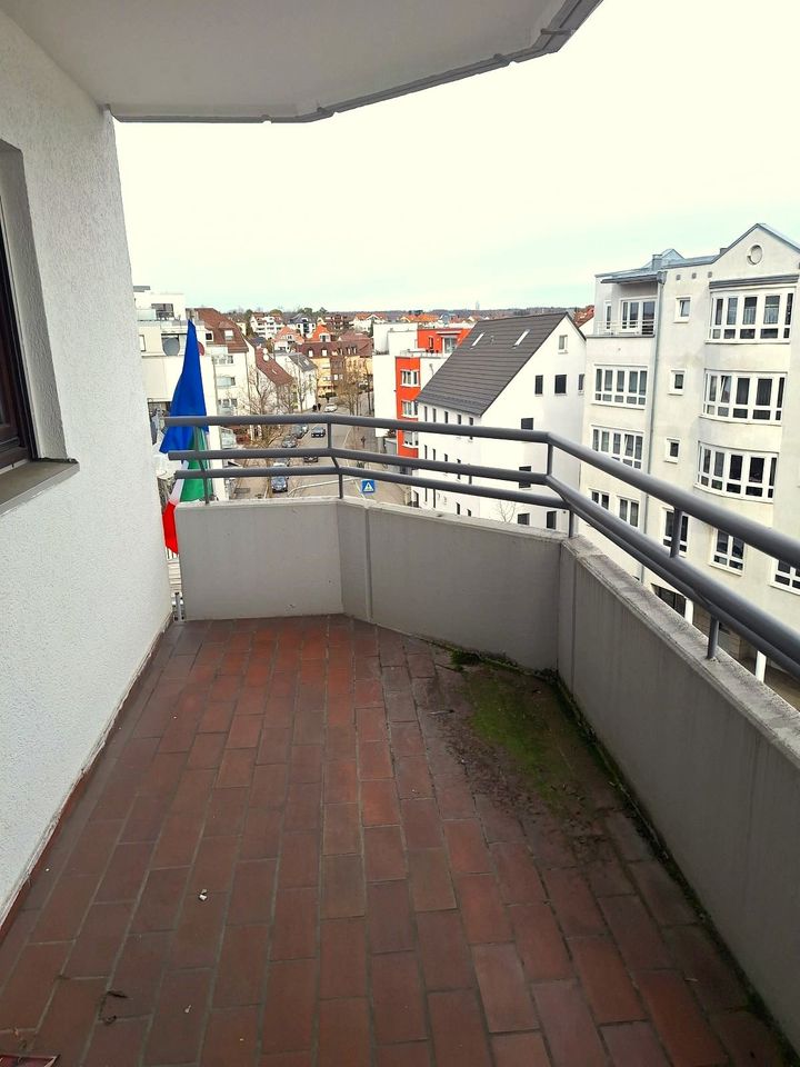 1-Zimmer Wohnung im Zentrum von Böblingen, Balkon, TG-Stellplatz in Böblingen