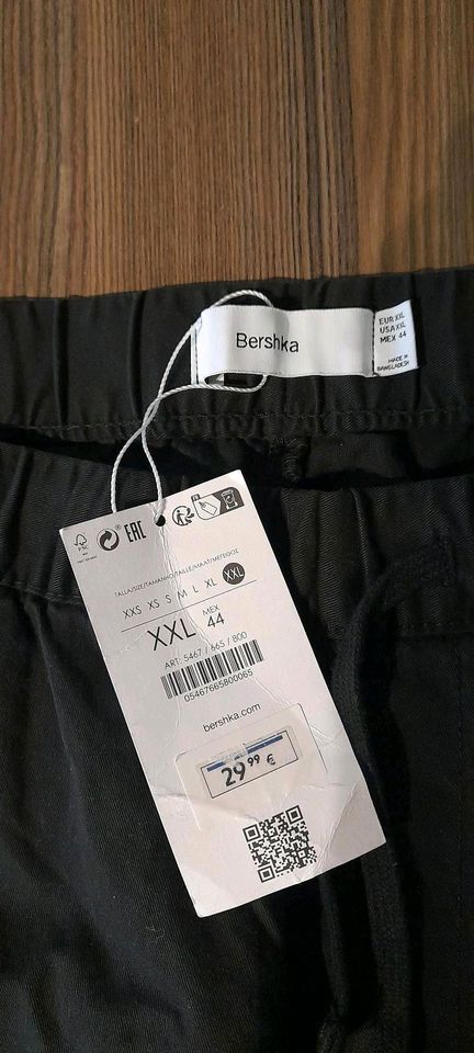 NEU Bershka Herren Cargohose schwarz XXL in Oberhausen