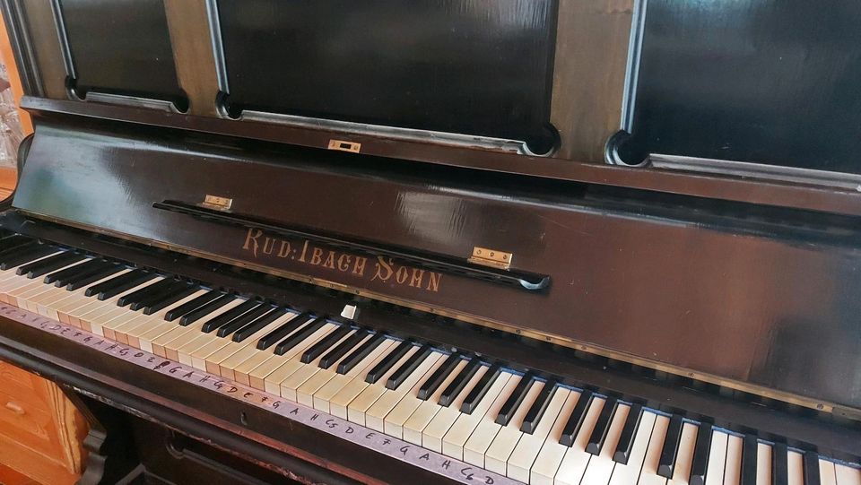 Klavier zu verschenken in Allmersbach