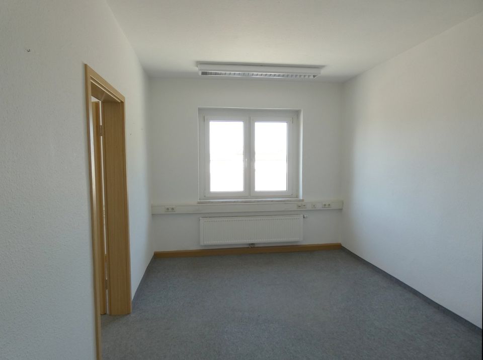 Moderne, helle Büroräume & Konferenzraum (208 m² od. flexibel teilbar) in Gewerbekomplex in Annaberg in Annaberg-Buchholz