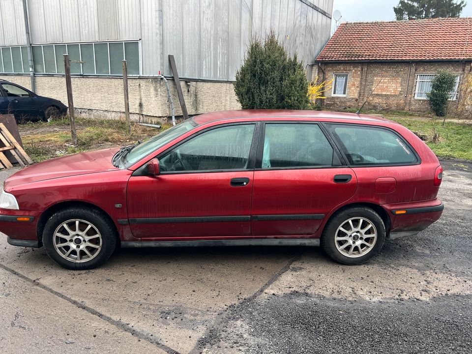 Volvo v40 Automatic in Oberkrämer