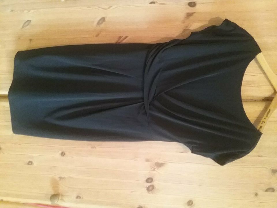 Esprit kleid schwarz 44 neuwertig xxl A-A ca 52 cm (dehnbar) in Wacken