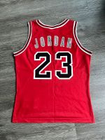 Jordan Basketball Nba Trikot Gr. S 23 rot Chicago Bulls Champion Friedrichshain-Kreuzberg - Friedrichshain Vorschau
