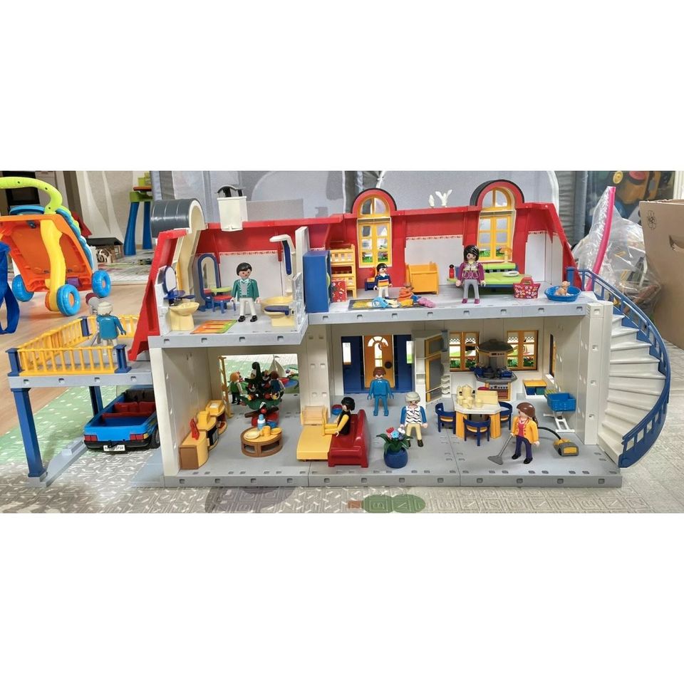 Playmobil: Einfamilienhaus 3965 -A mit viel Zubehör in Taunusstein