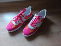 Schicke, moderne Sneaker... Niedersachsen - Stelle Vorschau