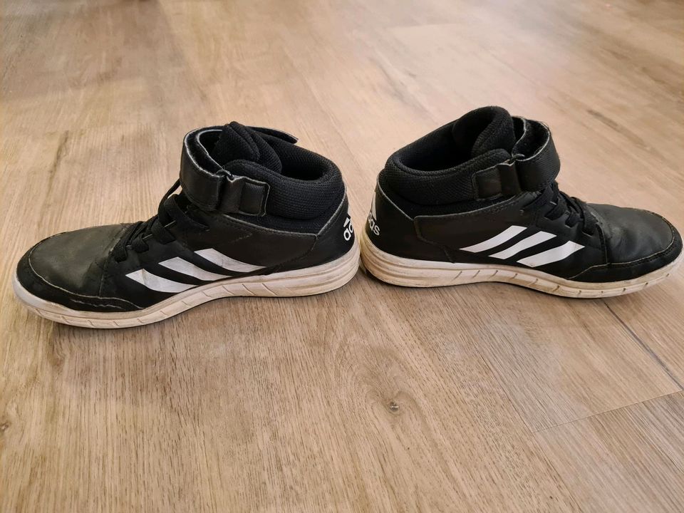 Adidas Turnschuhe Sneakers 36 schwarz weiß Klettverschluss in Bergisch Gladbach