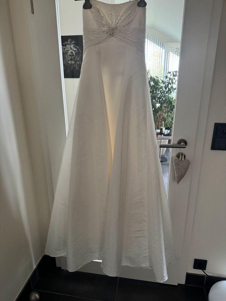 Elegantes Brautkleid, Größe 36, A-Linie, Ivory, Marke Lohrengel in Nachrodt-Wiblingwerde