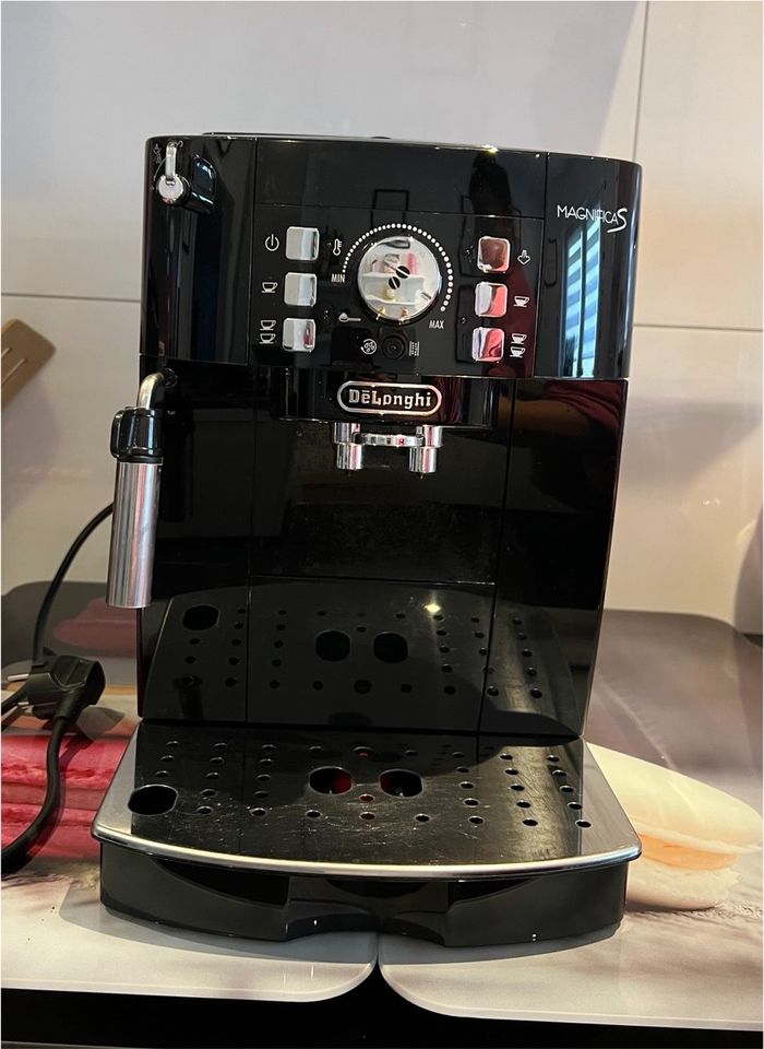 DELONGHI Magnifica S in Köln