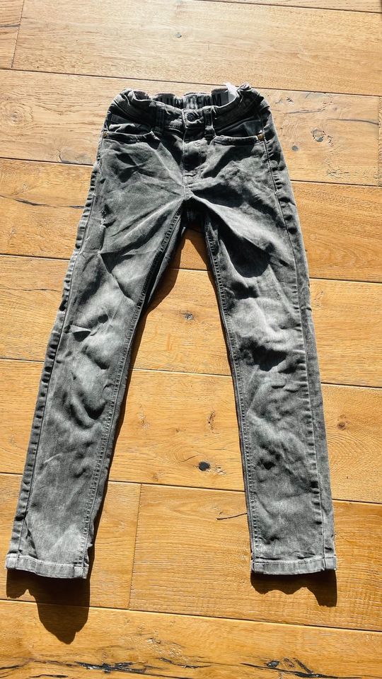 Jeans für Jungs grau Gr. 146 slim von s. Oliver in Herxheim b. Landau/Pfalz