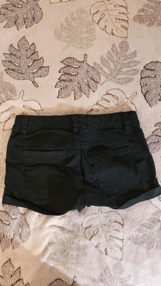 Schwarze Kindershorts C&A in Fürth