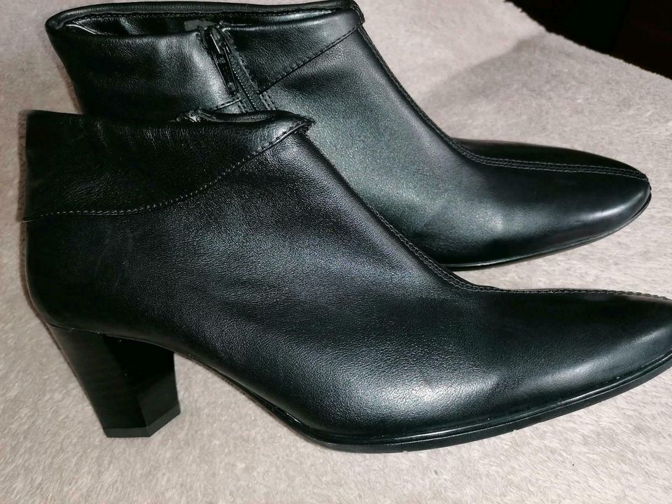 ARA STIEFELETTEN NEU ! SCHWARZ GRÖßE 6,5 (40) in Herne