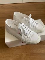 Superga Damen 2750-plus Cotu Unisex Low-Top Sneakers weiß 39 Frankfurt am Main - Gallusviertel Vorschau